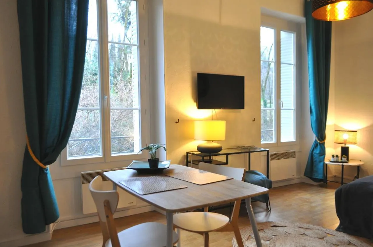 Charme Et Tranquillite, Dans Residence Avec Piscine, L'Aparte - Sejouraix Aix-les-Bains 0*,