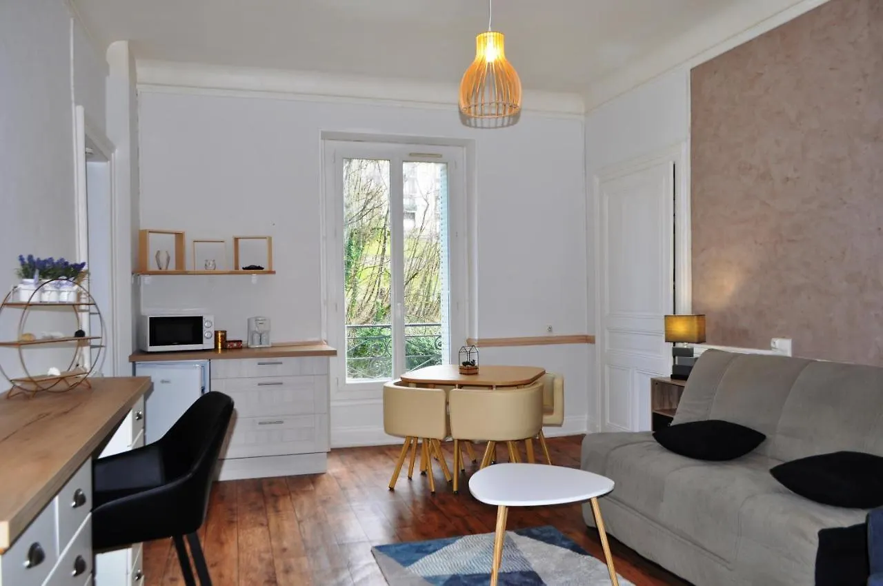 Charme Et Tranquillite, Dans Residence Avec Piscine, L'Aparte - Sejouraix Aix-les-Bains Apartment