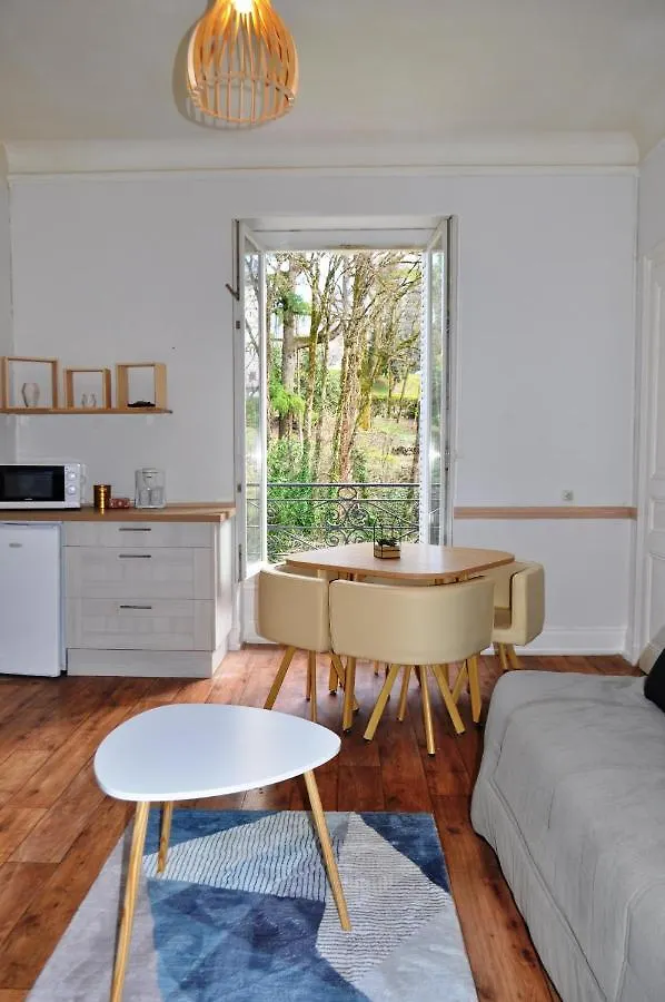 Charme Et Tranquillite, Dans Residence Avec Piscine, L'Aparte - Sejouraix Aix-les-Bains France