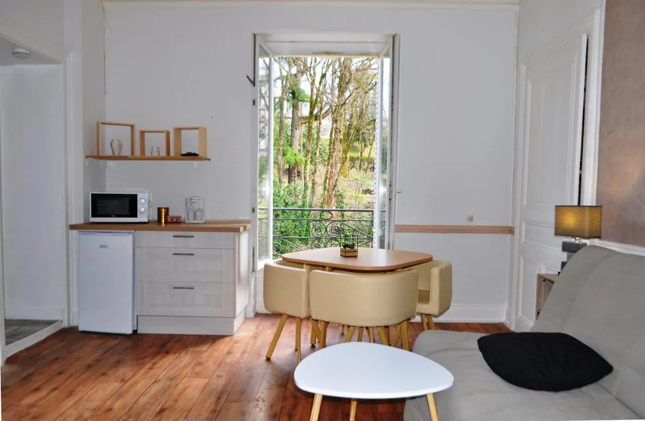 Lägenhet Charme Et Tranquillite, Dans Residence Avec Piscine, L'Aparte - Sejouraix Aix-les-Bains